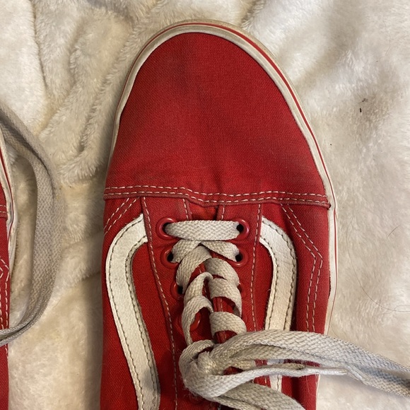 Red vans - Picture 3 of 8